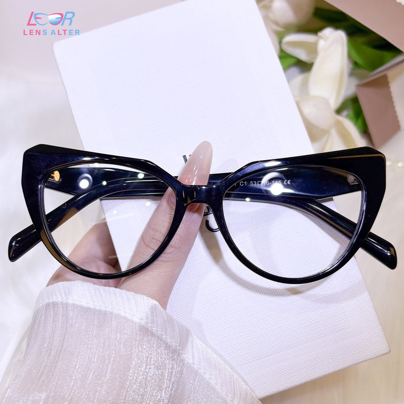 Kia Eyeglasses