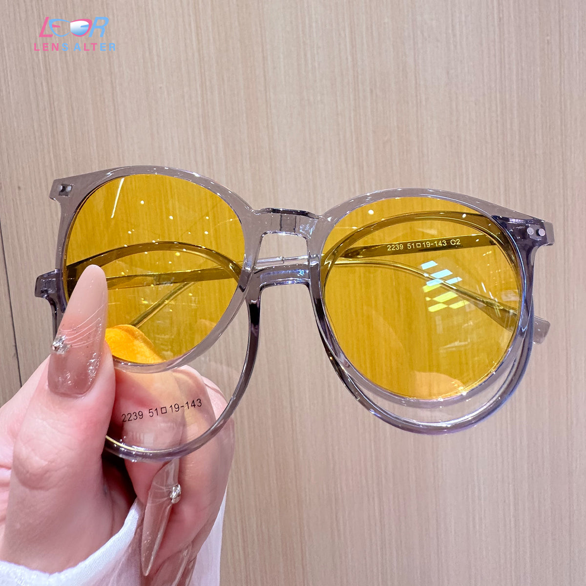 Gray Fabric Yellow Shades Sunglasses Amarillo Square Gray Sunglasses | Glassesshop main image 3