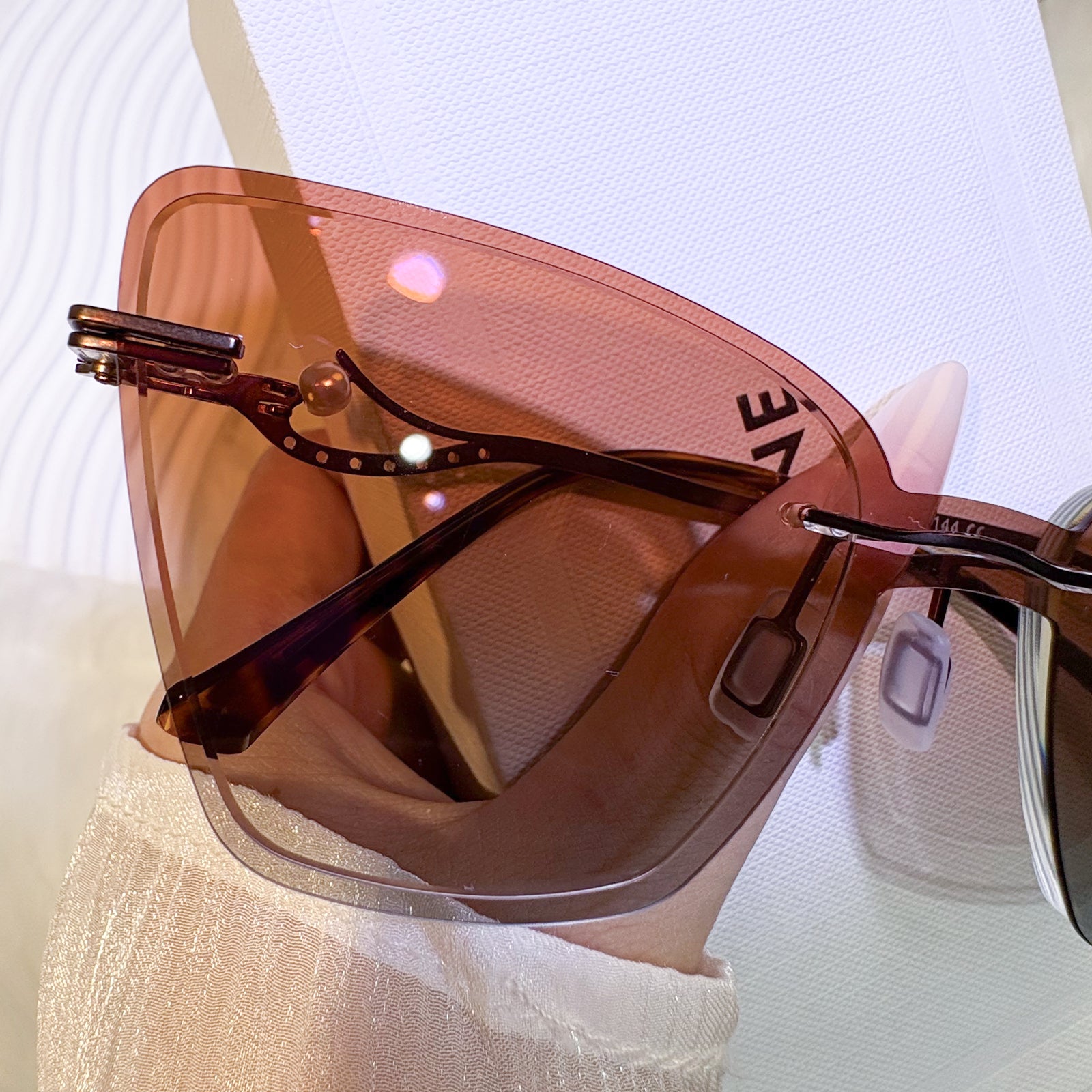 Noeva Rimless Clip-on Sunglasses For Women | LensAlter.com – Lensalter