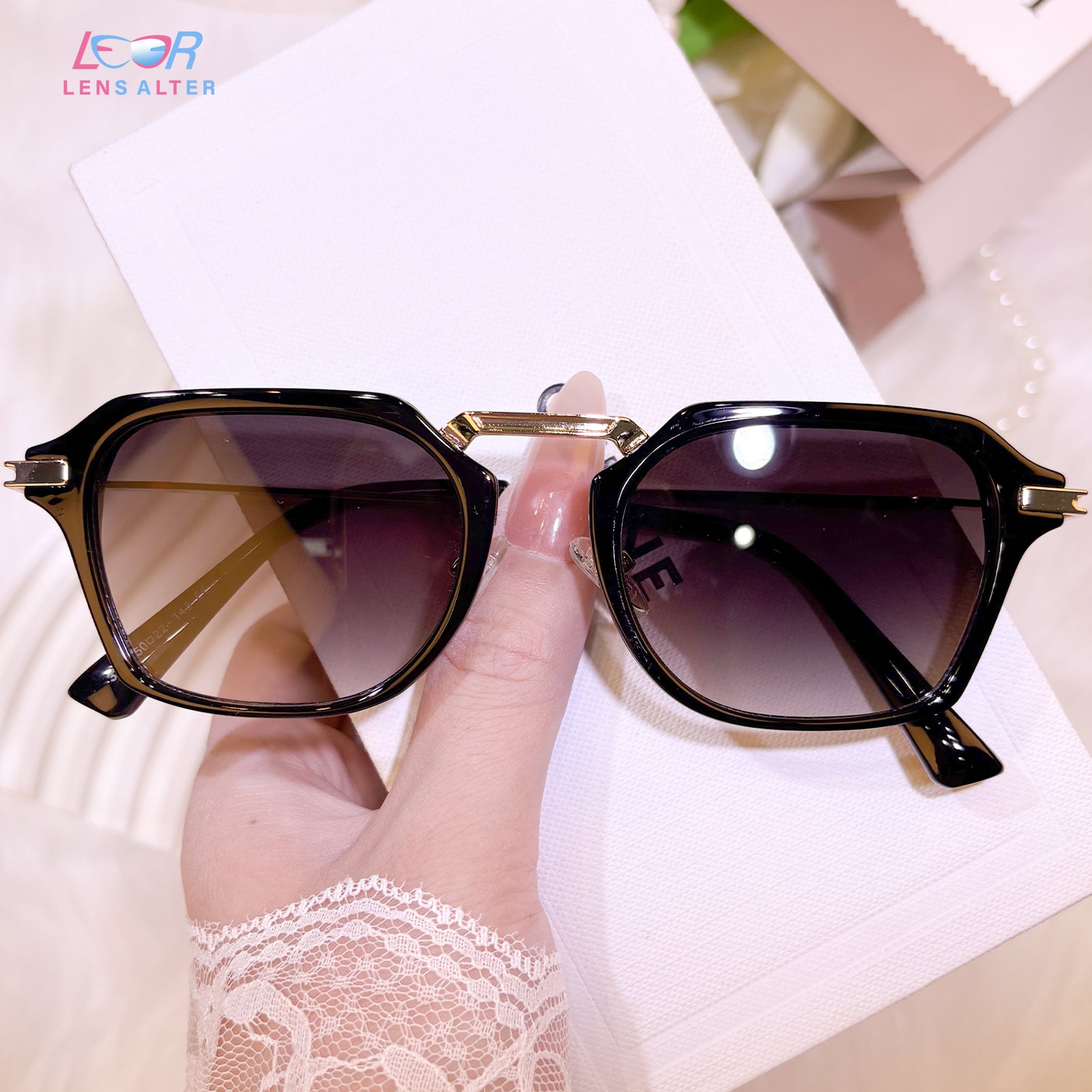 Classic Black Women\'s Oversized Sunglasses with Gold Trim GUVIVI Retro Gold Aviator Sunglasses for Women Men, 2025  main image 2